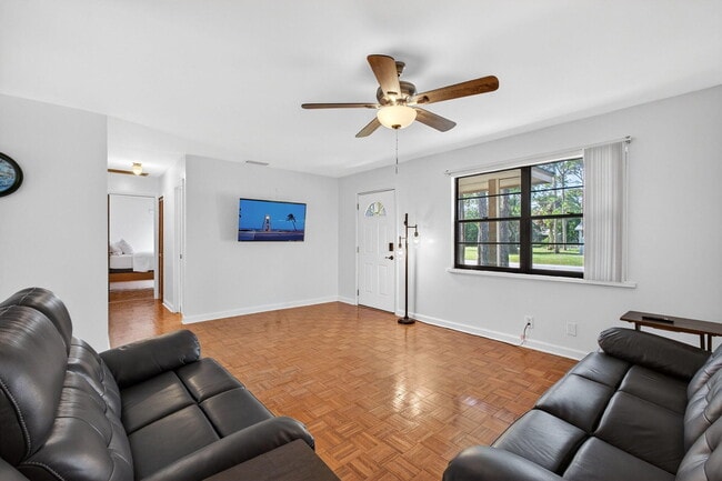 Photo - 6012 Hickory Dr