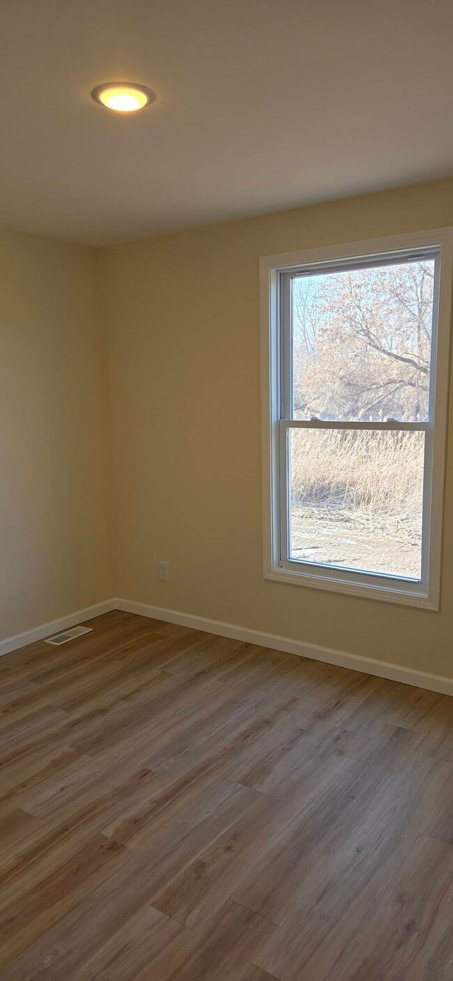 Photo - 4656 Model City Rd