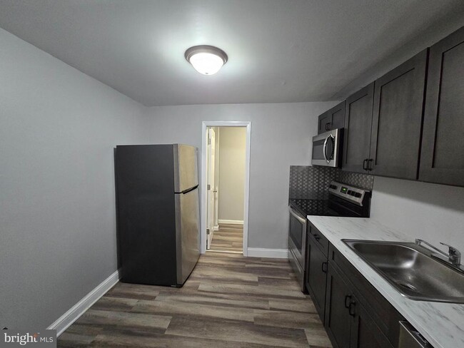 Photo - 121 W Jersey Ave