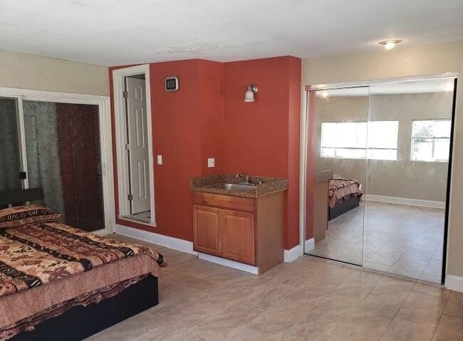 Photo - 4728 Mendoza Ave Unit Studio