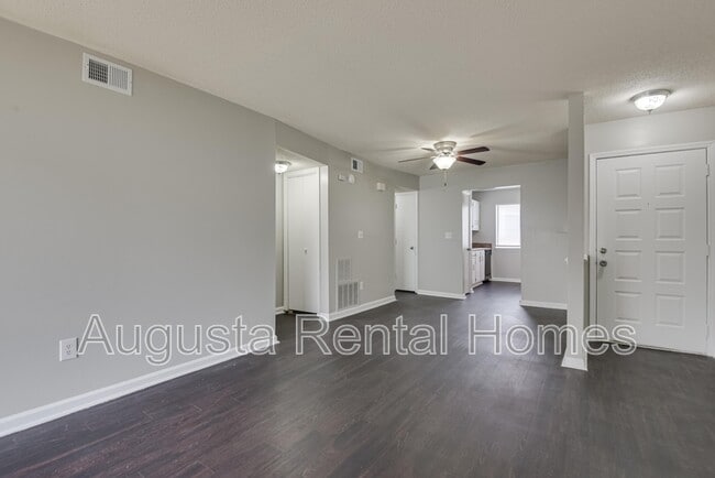 Photo - 2814 Thomas Ln