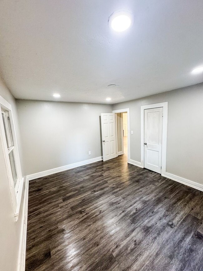 Photo - ? Charming 2 Bedroom Home with Garage & Ba...