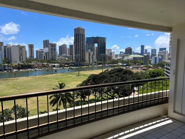Building Photo - 2333 Kapiolani Blvd Unit 810
