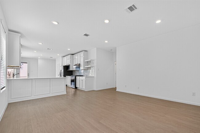 Photo - 6411 Laguna Terra Dr