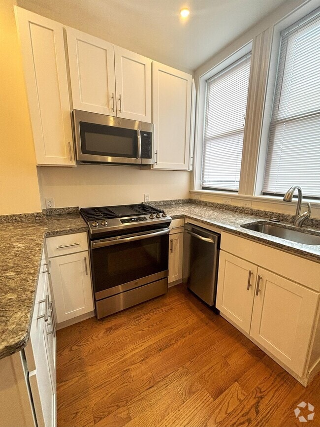Building Photo - 5 Brown Terrace Rental