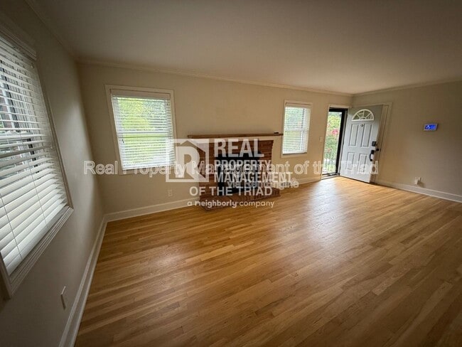 Photo - 1507 Berwick Rd SW