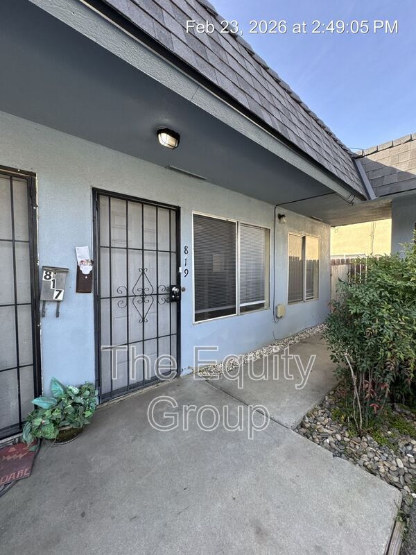 Photo - 819 N Floral St