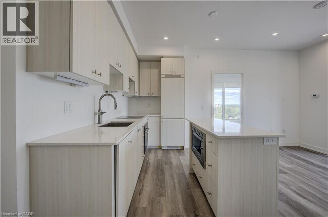 Photo - 5 Wellington St S Unit 1112