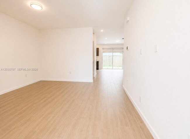 Photo - 2459 SE 10th St