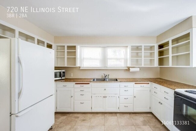Photo - 720 NE Illinois St