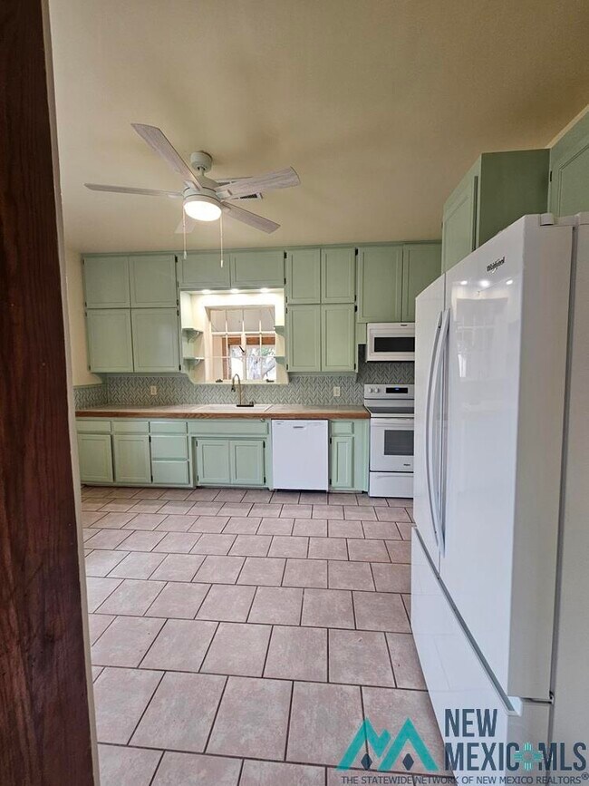 Photo - 618 Grape St