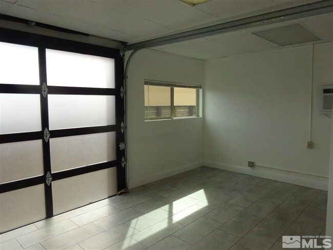 Photo - 310 Wonder St