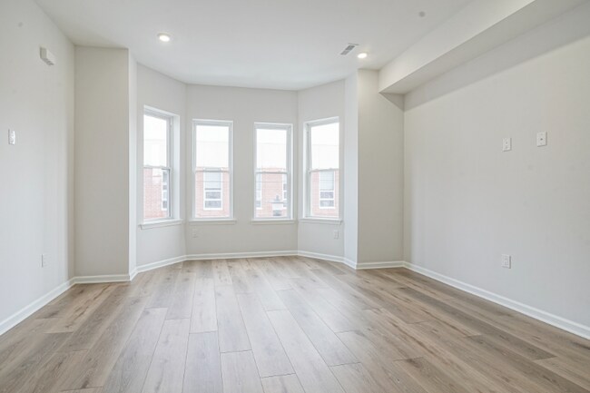 Photo - 952 N Marshall St Unidad 2