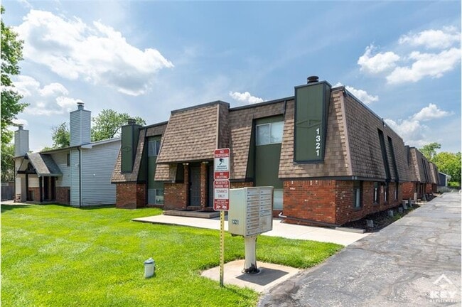 Photo - 1321 N Sheridan St Townhome