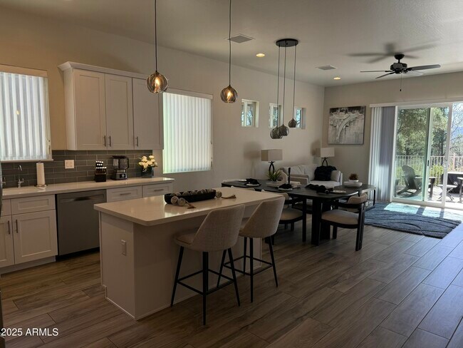 Photo - 2007 E Rainbow Trail