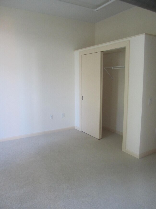 Photo - 811 4th St NW