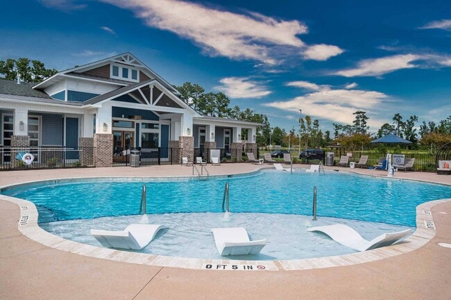 Photo - Hawthorne Waterside