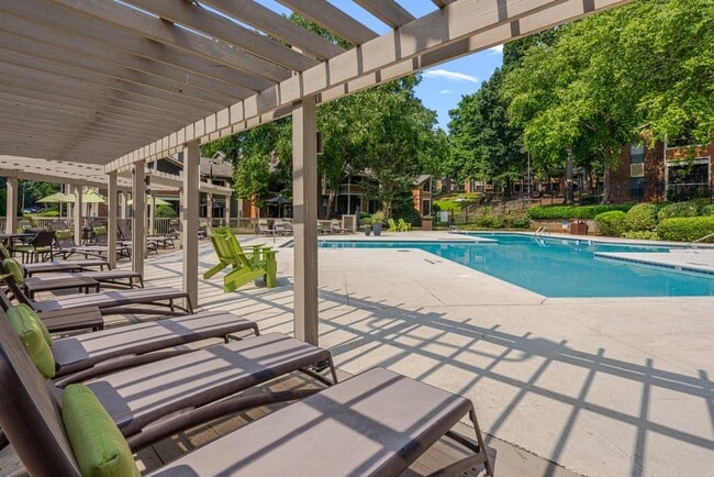 The Retreat at Lake Johnson Apartments