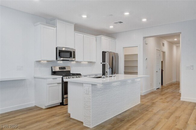 Photo - 237 Callen Falls Ave Unidad 2025