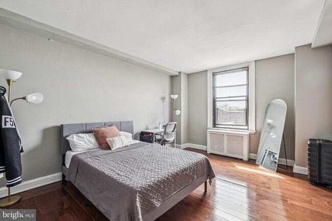 Photo - 2031 Locust St Unidad 401