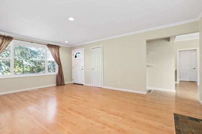 Photo - 3bd/2ba Seattle Home
