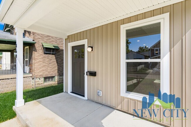 Photo - BRAND NEW! 2 Bedroom 2 1/2 Bathroom Newly ...