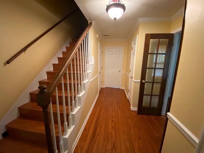 Photo - 3466 Hyde Park Way