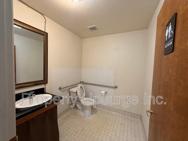 Photo - 3404 Bechelli Lane - C
