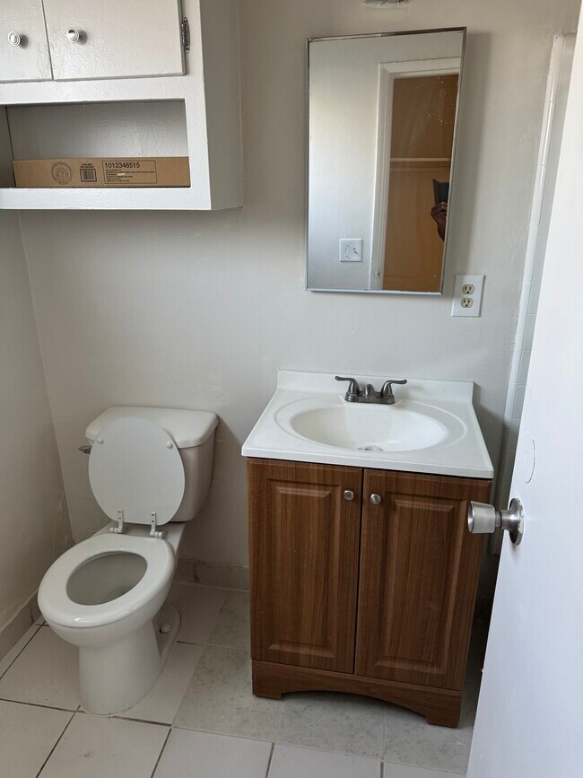 14534 Saticoy St Unidad 4