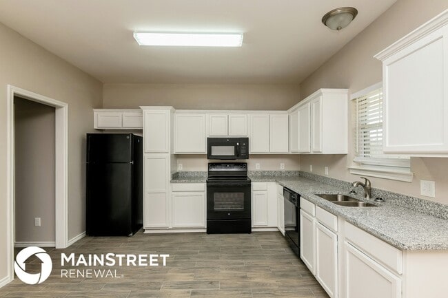 Photo - 208 Ridgeway Blvd