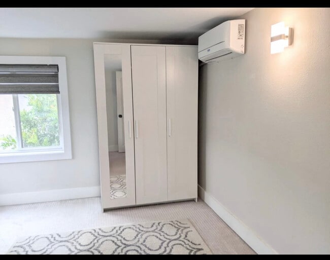 Photo - 835 N Raymond Ave