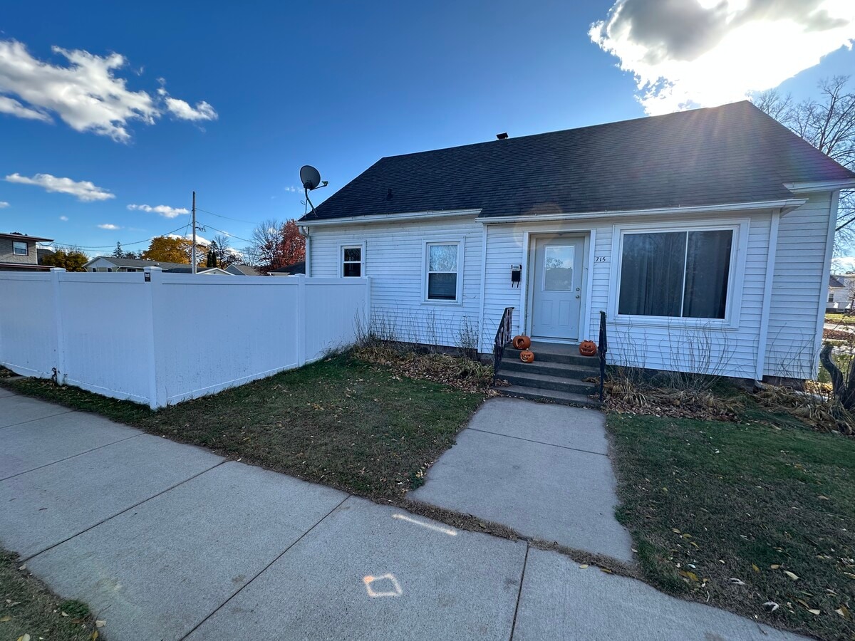 Photo - 715 W Thomas St