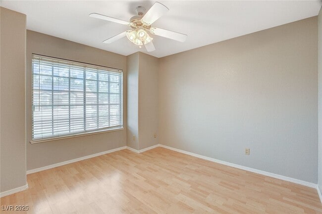 Building Photo - 4432 Crimson Leaf Dr Rental