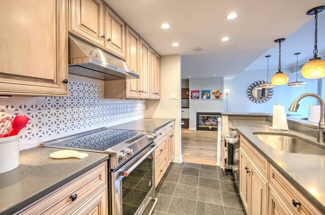 Photo - 1530 Key Blvd