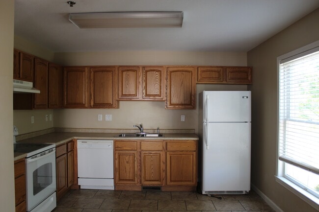 Photo - 176 Mill St Unit 2