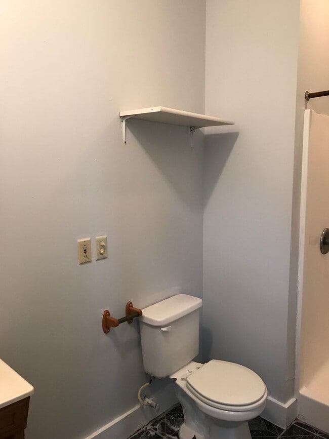 Building Photo - 718 Brown St Unit 718 Brown Street #B Rental