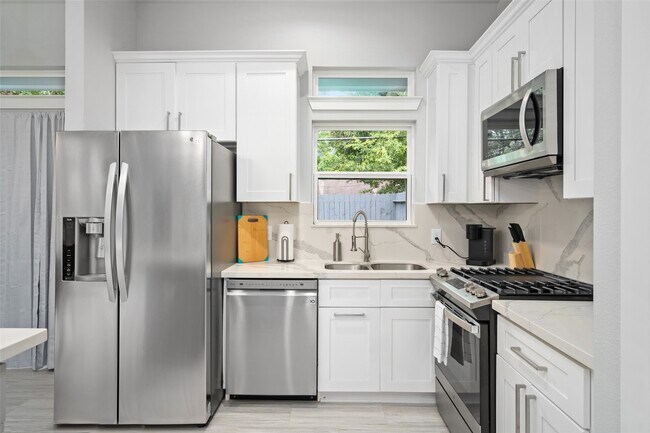 Photo - 6720 Lozier St