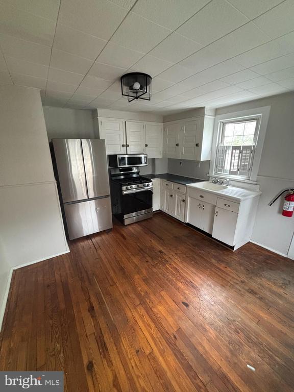 Building Photo - 74 S Main St