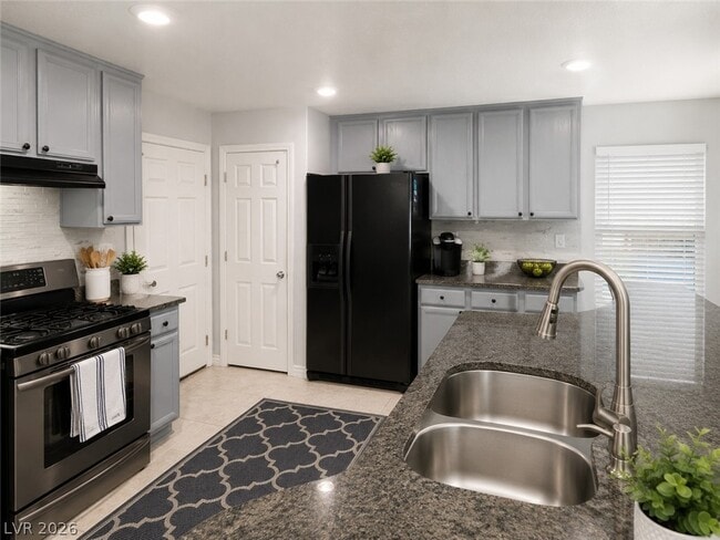 Photo - 125 Copper Pine Ave
