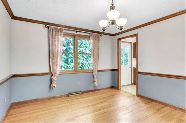 Photo - 63 Oakwood Dr