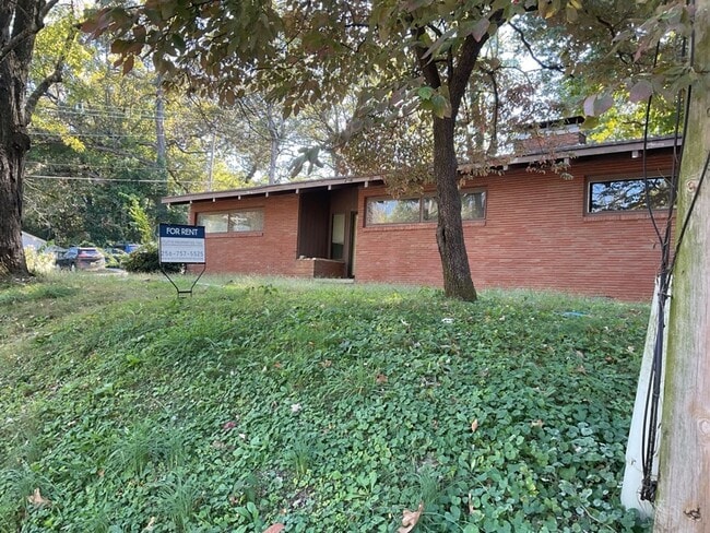 Building Photo - 668 Simpson St Unit 2