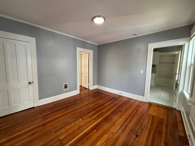 Photo - 1287 Howard Ave