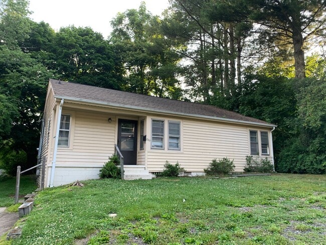 Building Photo - 225 Pine St