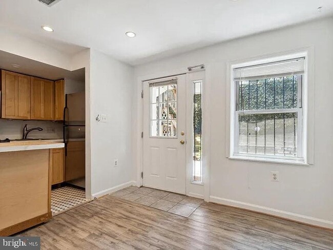 Photo - 1704 V St NW