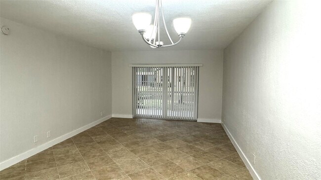 Photo - 760 SE 2nd Ave Unidad D111