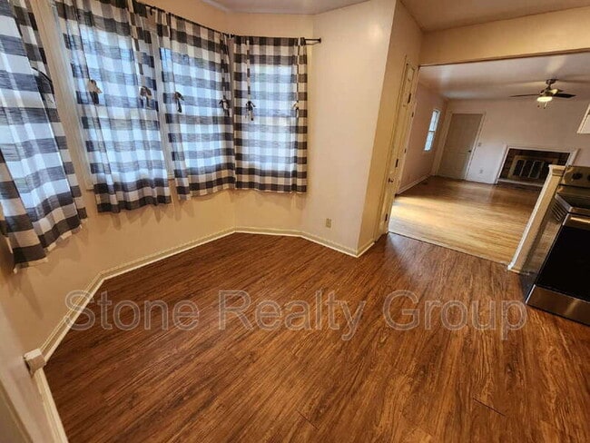 Photo - 308 Hickory Hill Dr