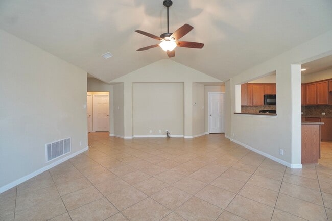 Photo - 1810 Laminar Creek Road