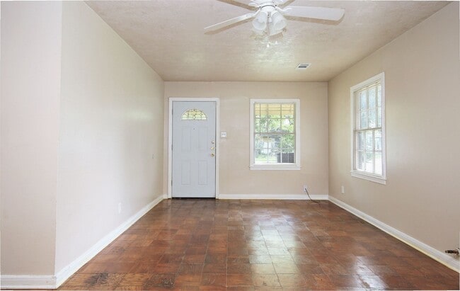 Photo - 5137 Chennault Rd