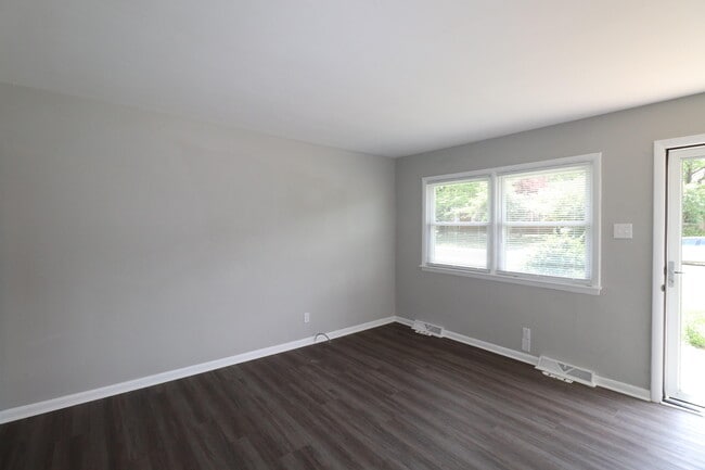 Photo - 155 Delmont Dr