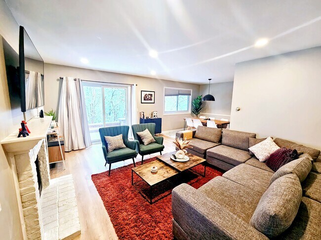 Photo - 450 Valley Dr